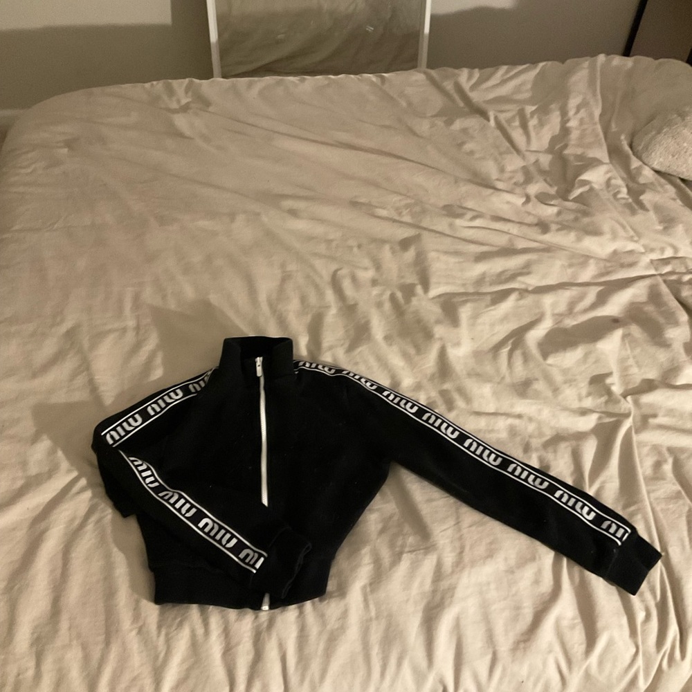 Cropped tight Miu Miu jacket black
